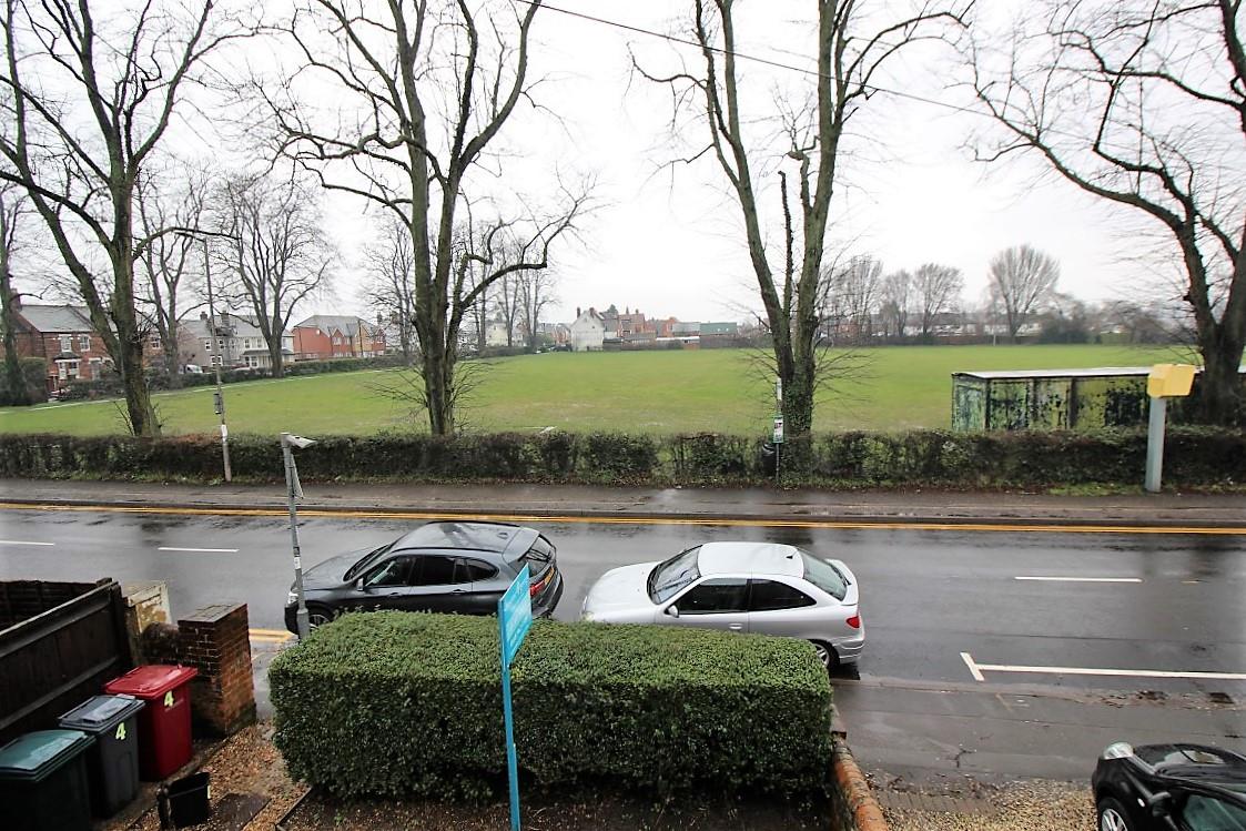 Kentwood Hill, Tilehurst, Reading